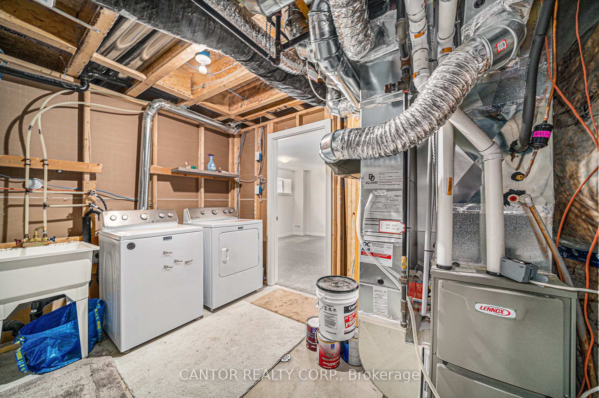 Photo 20 of 22 Focality Crescent, Ottawa, Barrhaven - Half Moon Bay — HOMEH