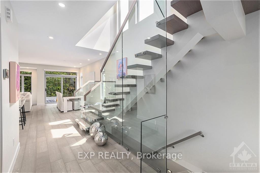 Photo 3 of 515 Edison Avenue, Ottawa, McKellar/Highland — HOMEH