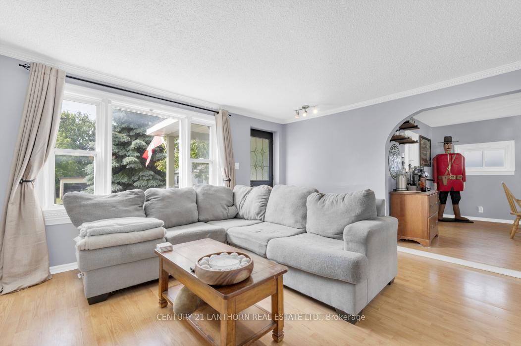 Photo 9 of 24 Parker Street, Belleville, Belleville Ward — HOMEH