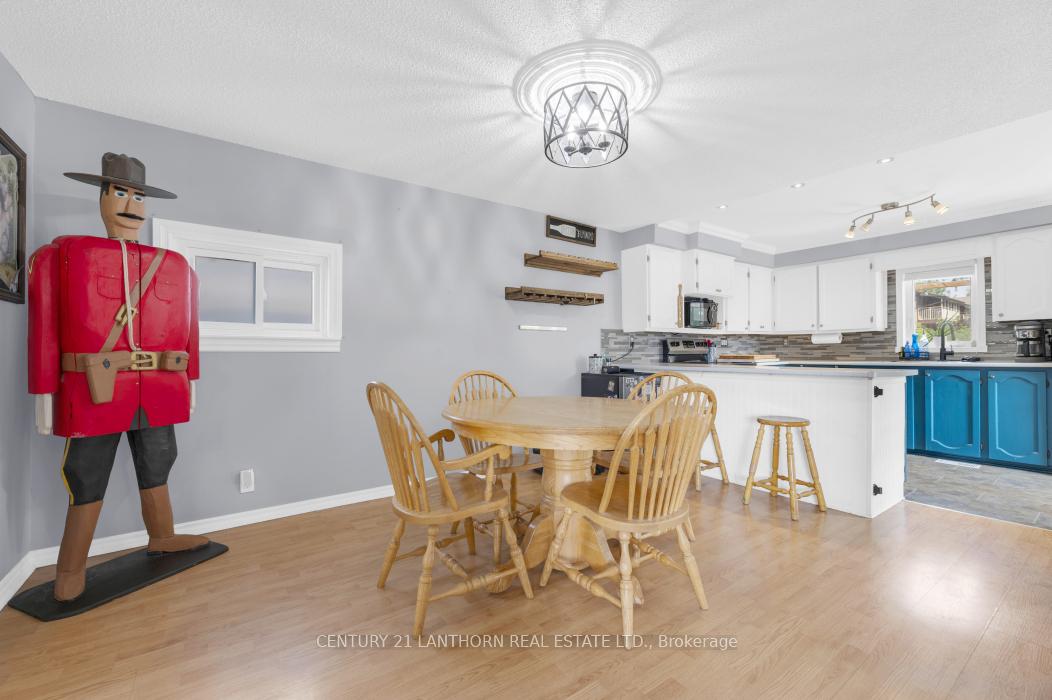 Photo 10 of 24 Parker Street, Belleville, Belleville Ward — HOMEH