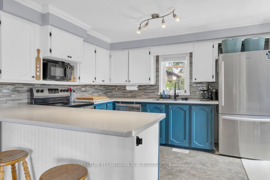 Photo 12 of 24 Parker Street, Belleville, Belleville Ward — HOMEH