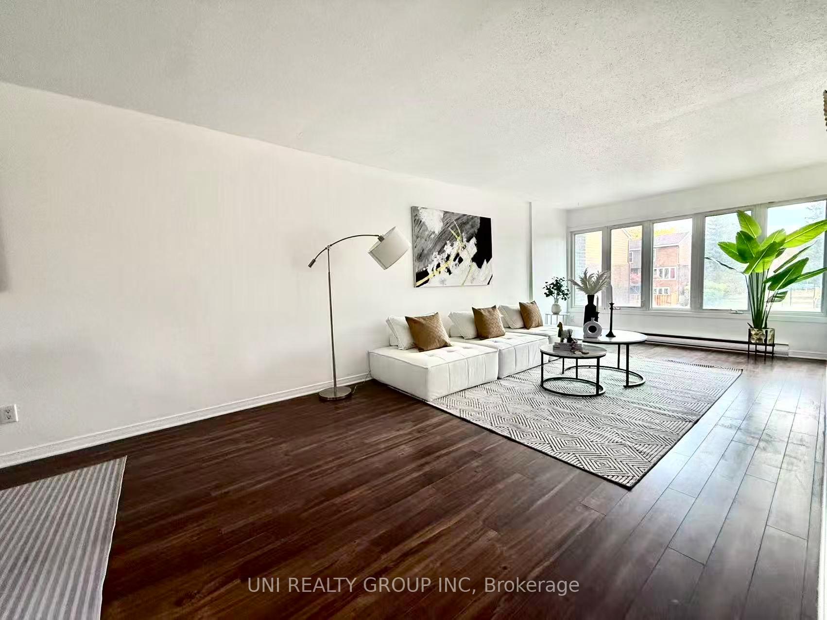 Photo 4 of 2064 Eric Crescent, Ottawa, Pineview — HOMEH