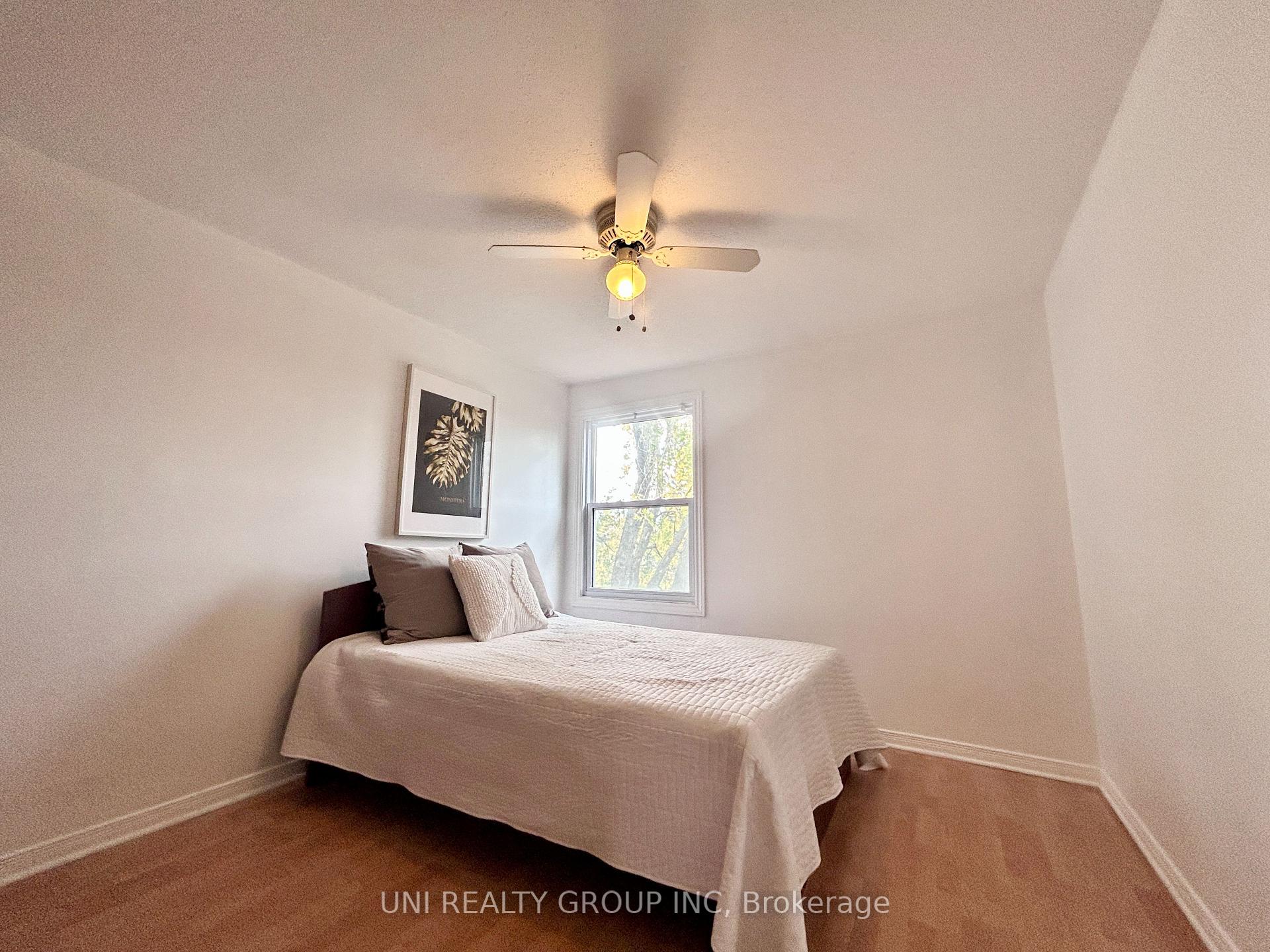 Photo 22 of 2064 Eric Crescent, Ottawa, Pineview — HOMEH