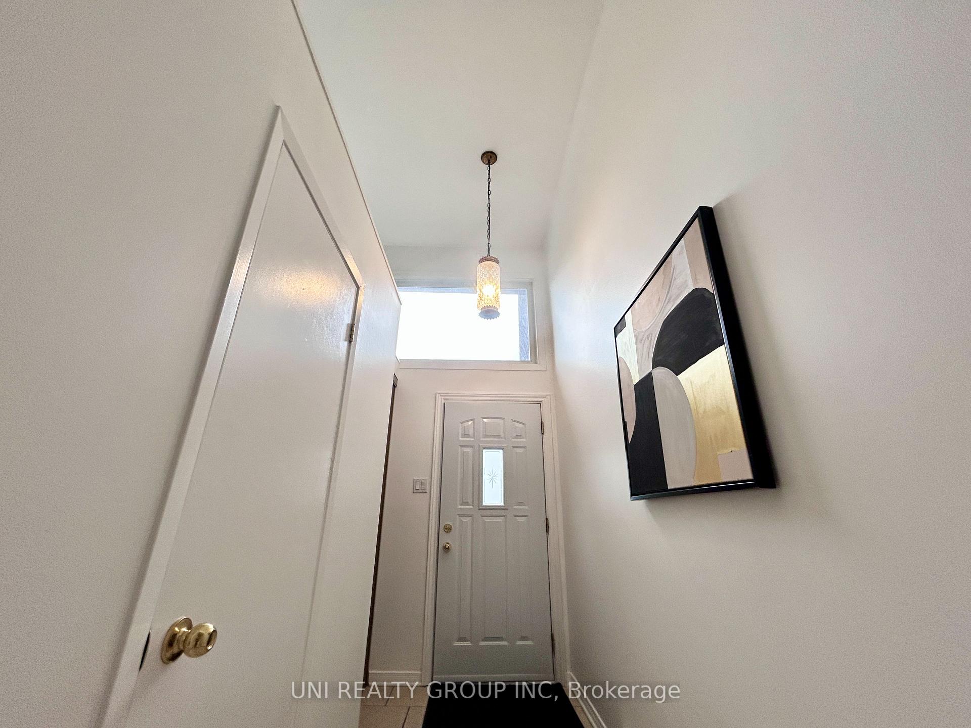 Photo 31 of 2064 Eric Crescent, Ottawa, Pineview — HOMEH