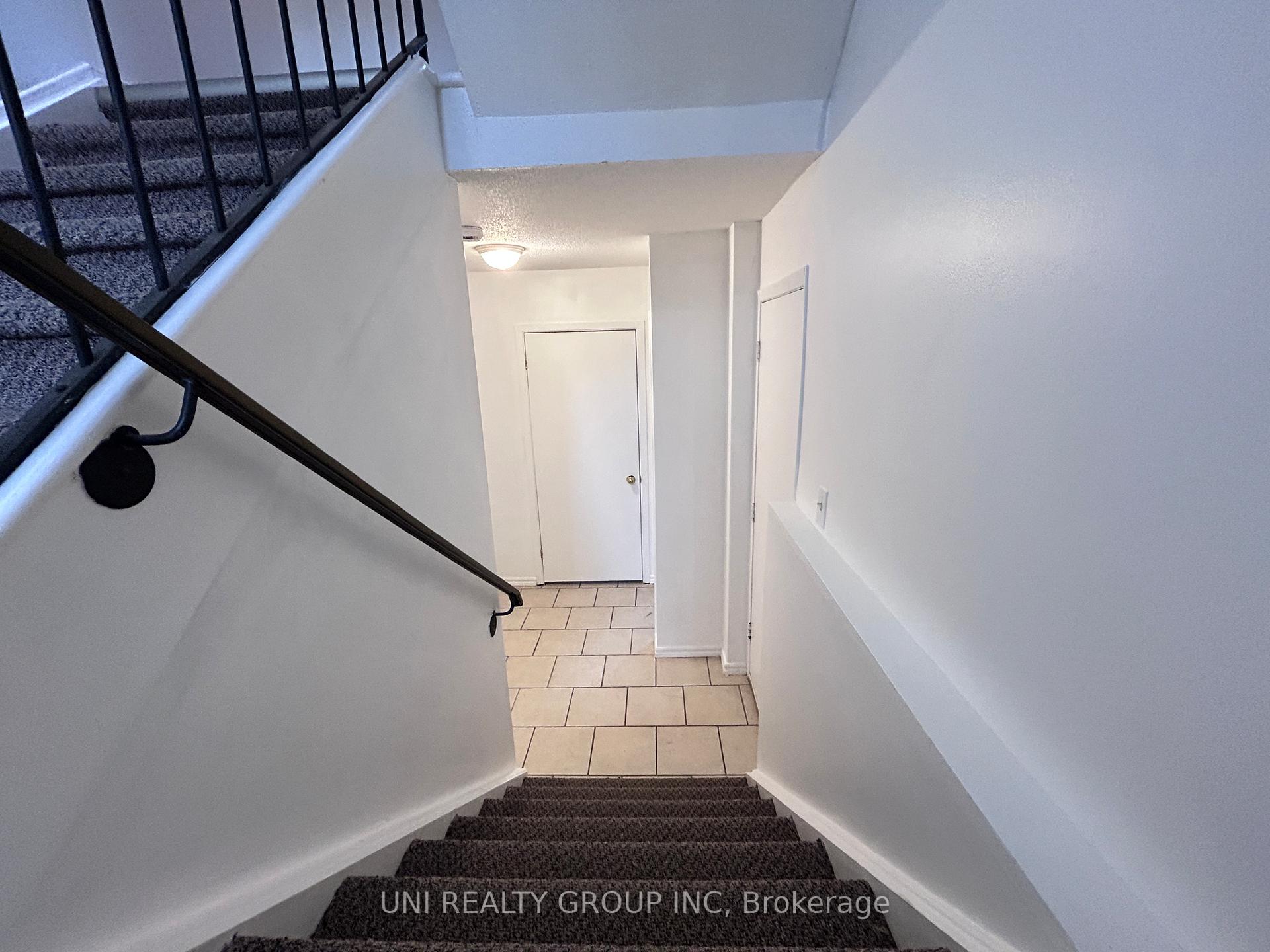 Photo 32 of 2064 Eric Crescent, Ottawa, Pineview — HOMEH