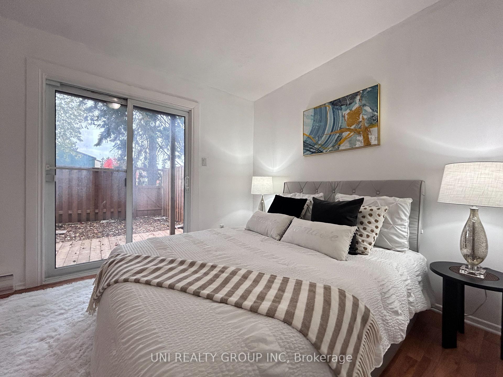 Photo 34 of 2064 Eric Crescent, Ottawa, Pineview — HOMEH
