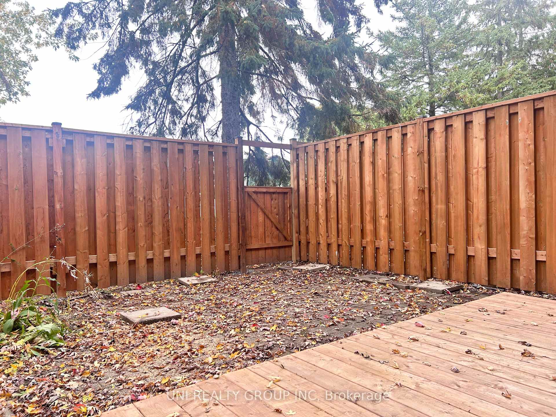 Photo 35 of 2064 Eric Crescent, Ottawa, Pineview — HOMEH