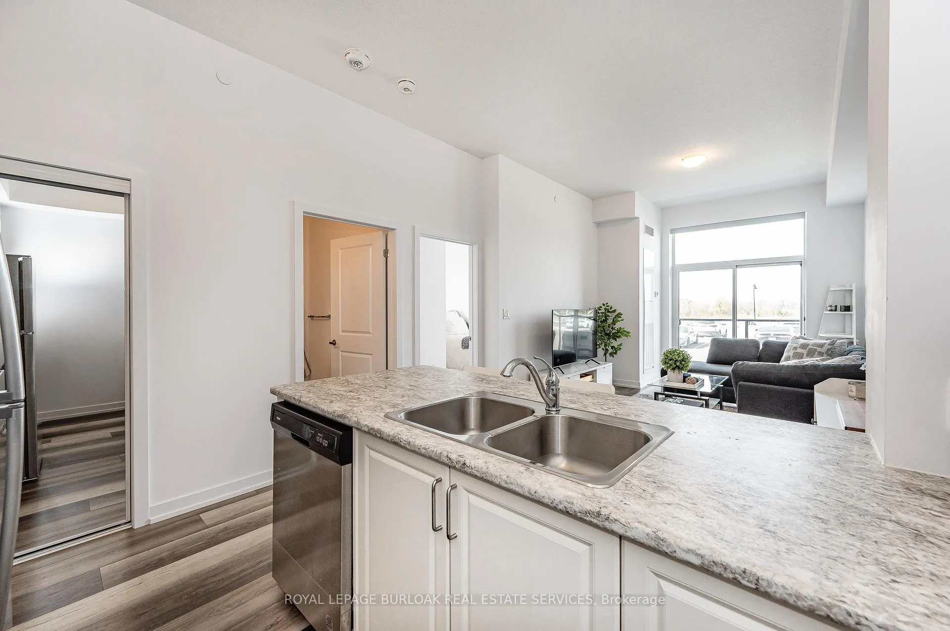 Photo 11 of Unit 121, 450 Dundas Street E, Hamilton, Waterdown — HOMEH