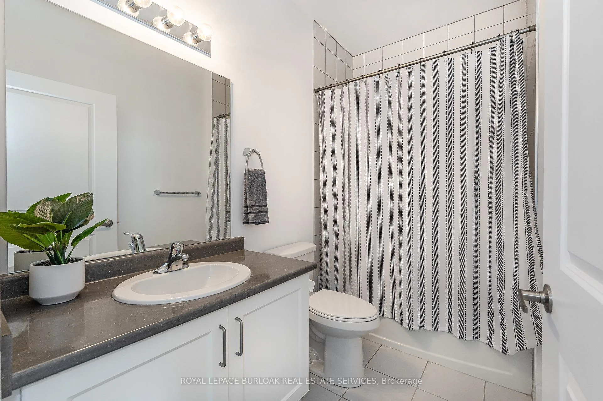 Photo 20 of Unit 121, 450 Dundas Street E, Hamilton, Waterdown — HOMEH