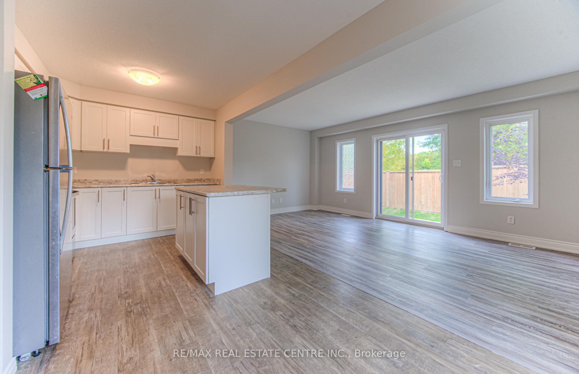 Photo 4 of Unit 22, 50 Pinnacle Drive, Kitchener — HOMEH