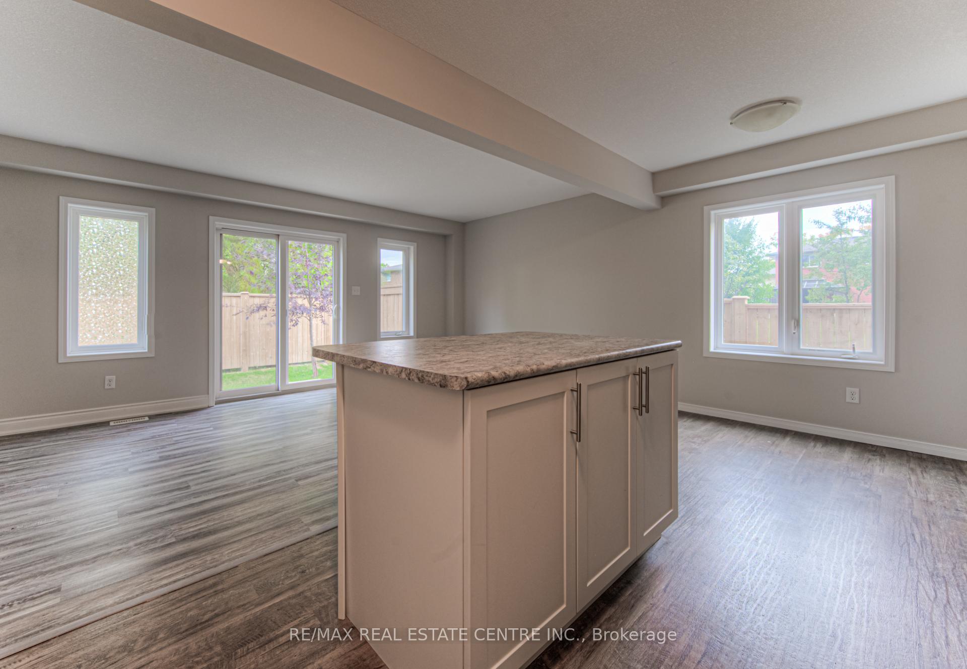 Photo 11 of Unit 22, 50 Pinnacle Drive, Kitchener — HOMEH
