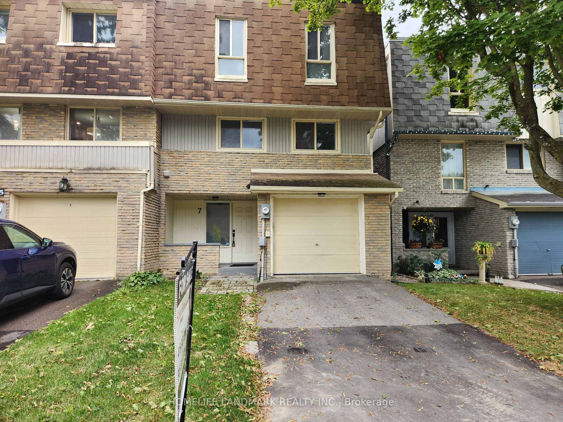 Photo 1 of 7 Poplar Crescent, Aurora, Aurora Highlands — HOMEH