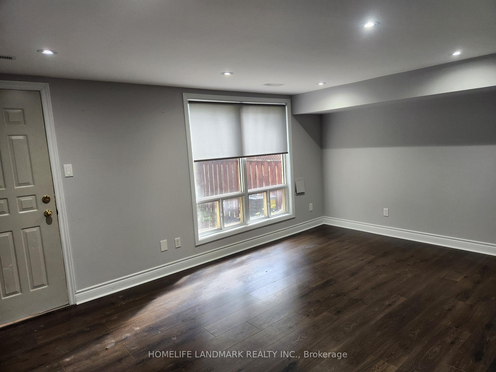 Photo 4 of 7 Poplar Crescent, Aurora, Aurora Highlands — HOMEH