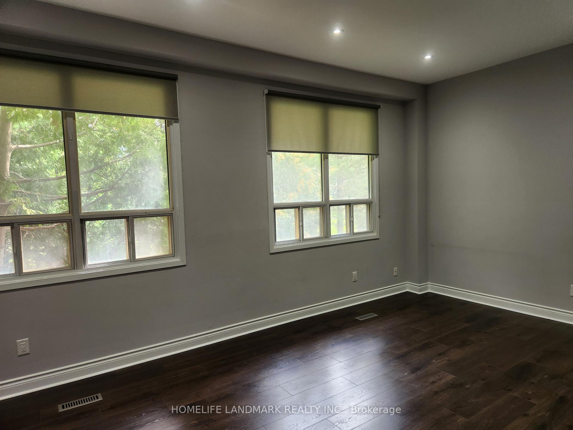 Photo 8 of 7 Poplar Crescent, Aurora, Aurora Highlands — HOMEH