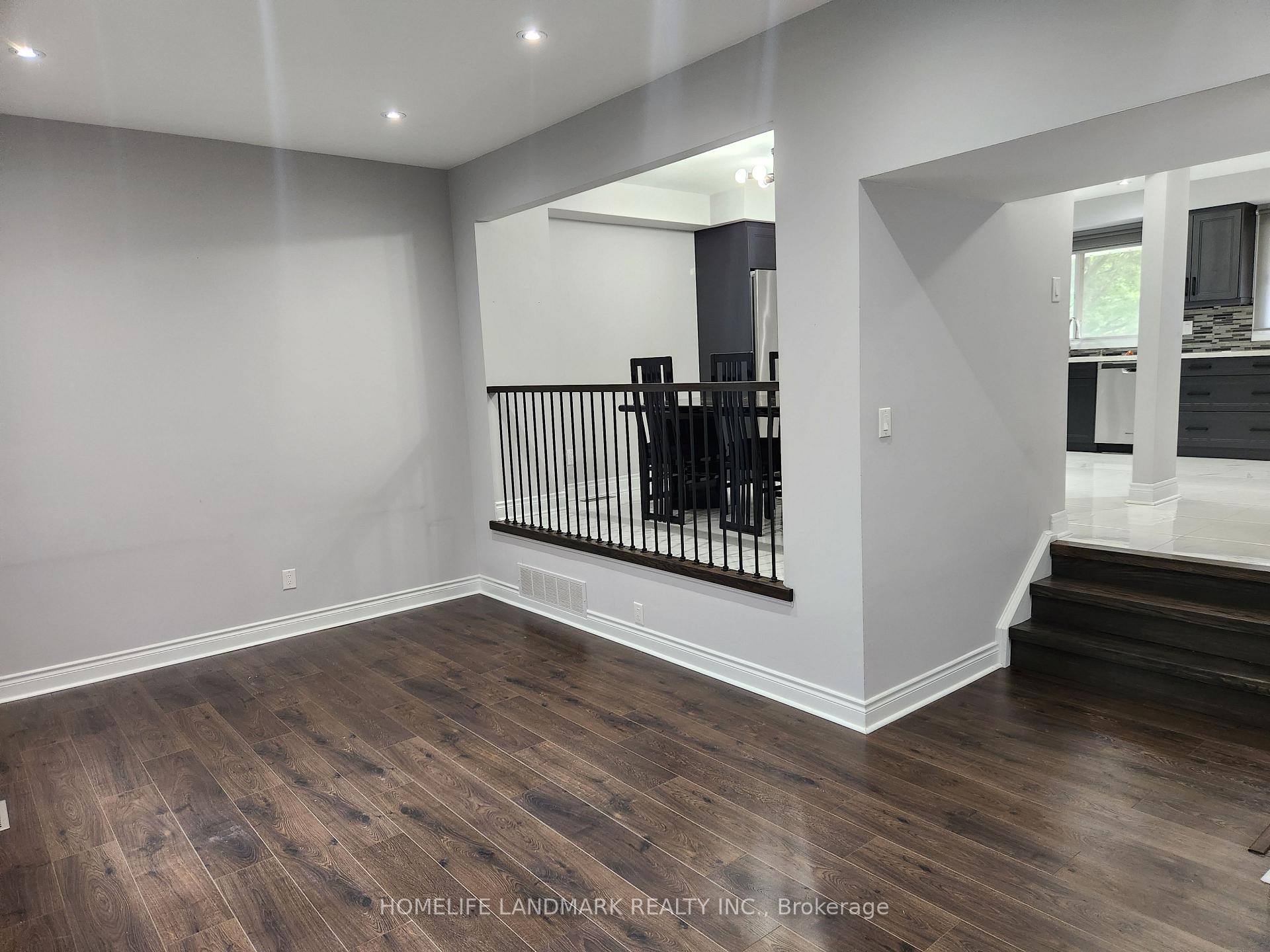 Photo 9 of 7 Poplar Crescent, Aurora, Aurora Highlands — HOMEH