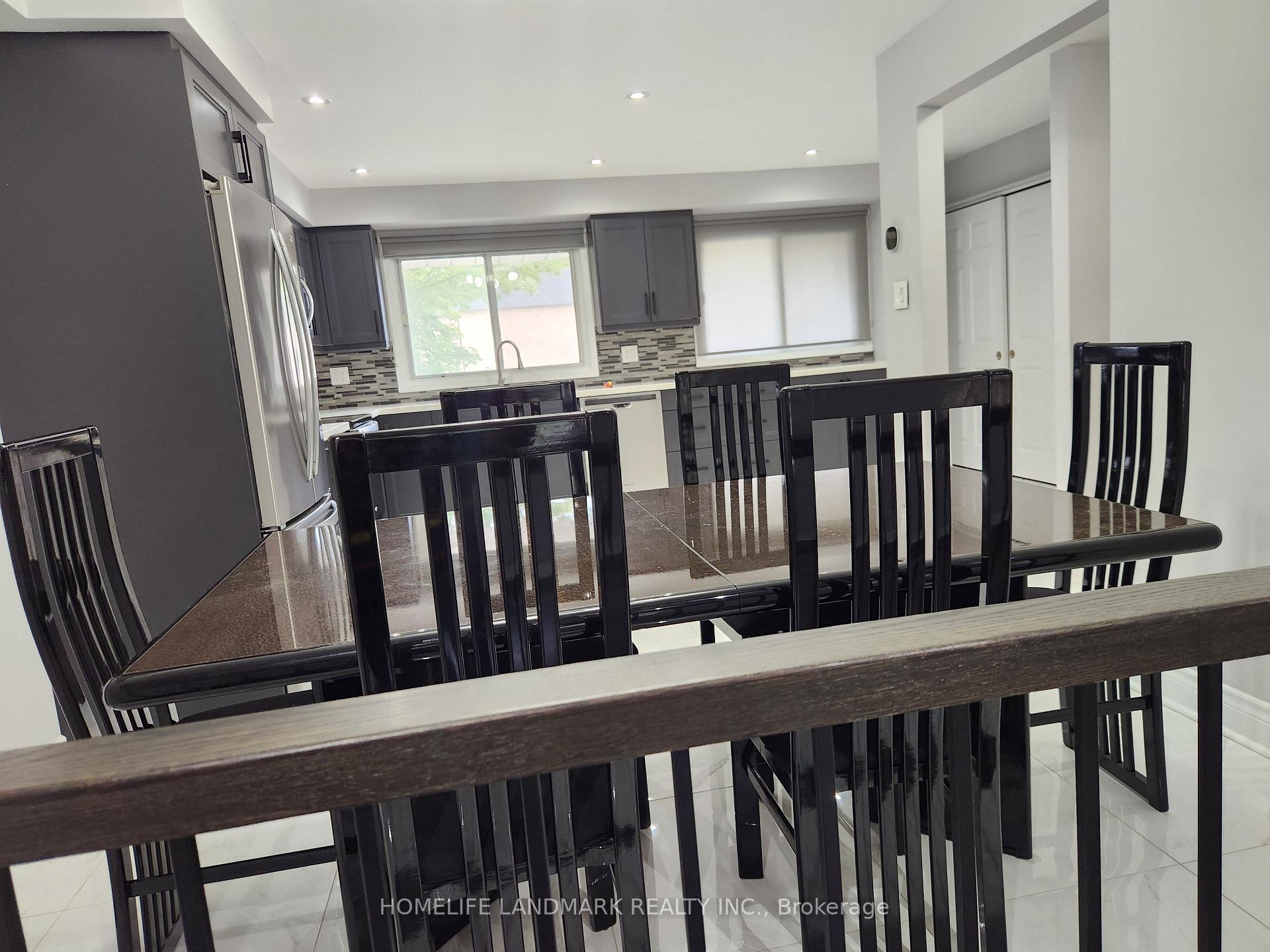 Photo 10 of 7 Poplar Crescent, Aurora, Aurora Highlands — HOMEH