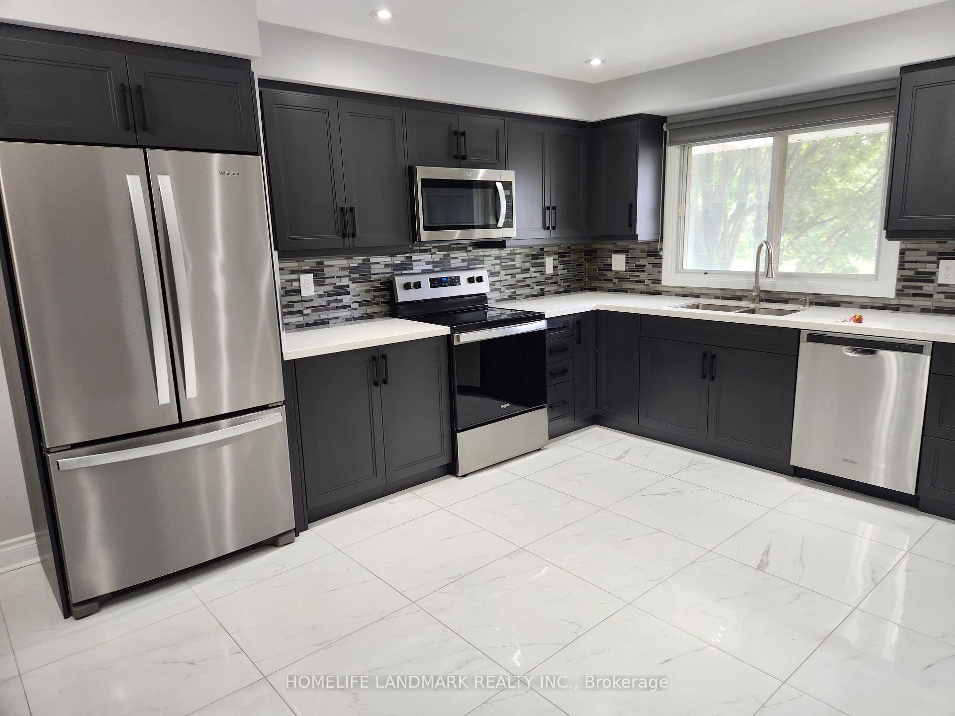 Photo 12 of 7 Poplar Crescent, Aurora, Aurora Highlands — HOMEH
