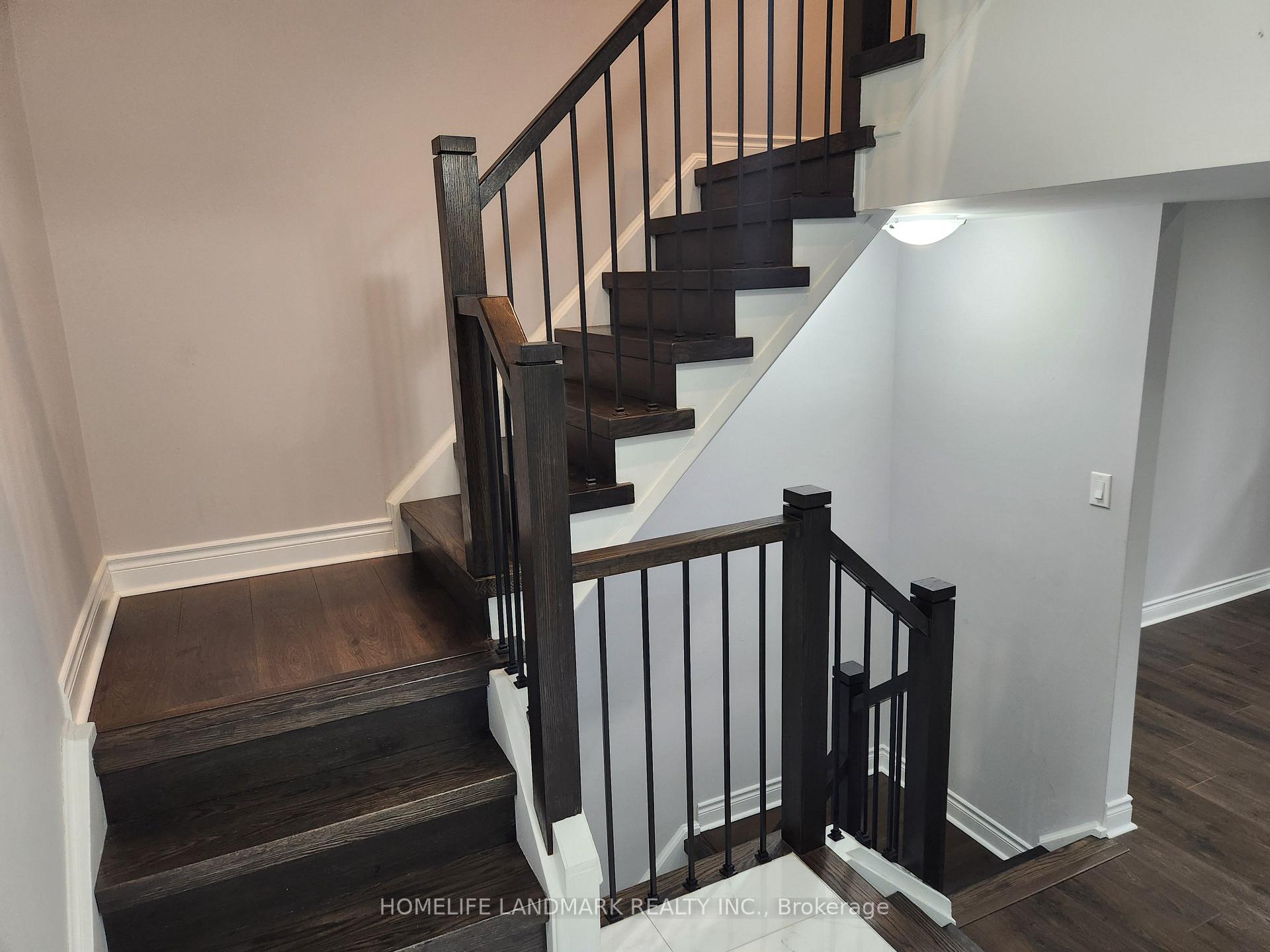 Photo 17 of 7 Poplar Crescent, Aurora, Aurora Highlands — HOMEH