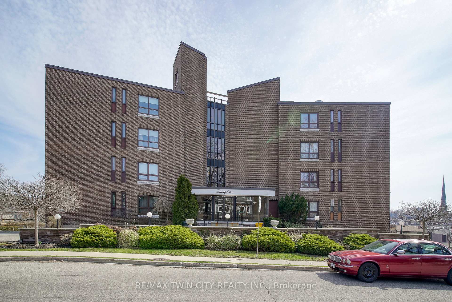 Front of Unit 5N, 26 Wentworth Avenue