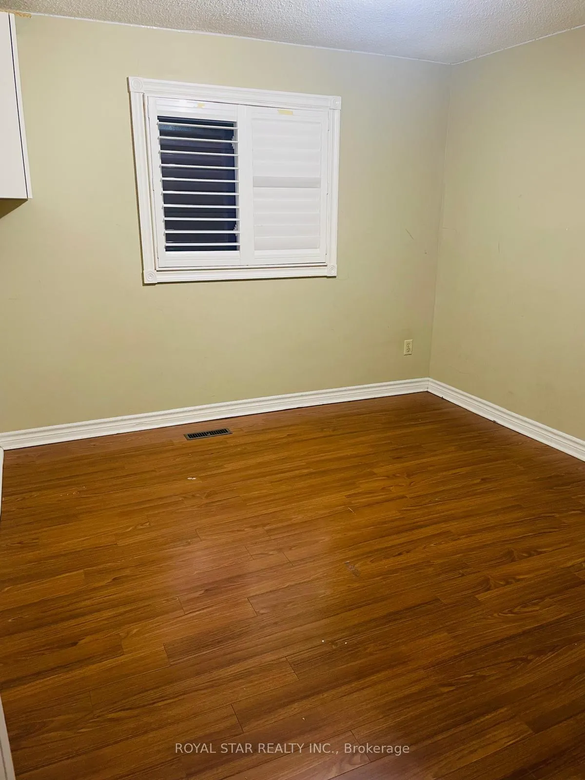 Photo 13 of 118 Banting Crescent, Brampton, Fletcher's West — HOMEH