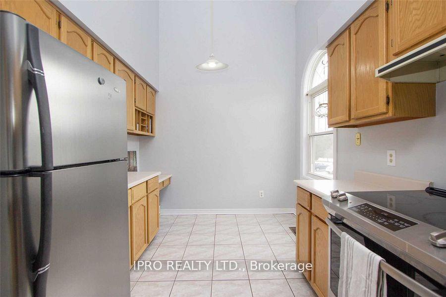 Photo 4 of Unit D-17, 1663 Nash Road, Clarington, Courtice — HOMEH