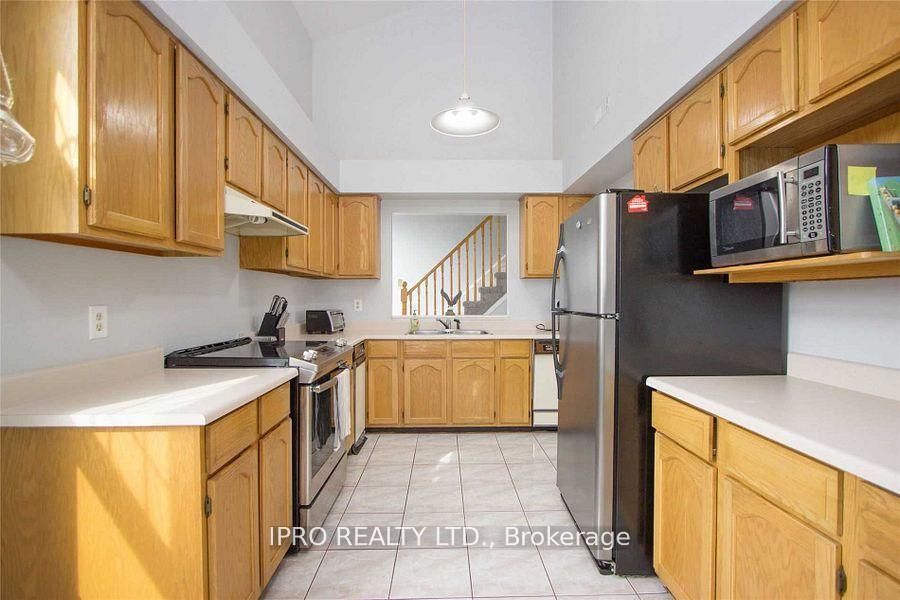 Photo 6 of Unit D-17, 1663 Nash Road, Clarington, Courtice — HOMEH