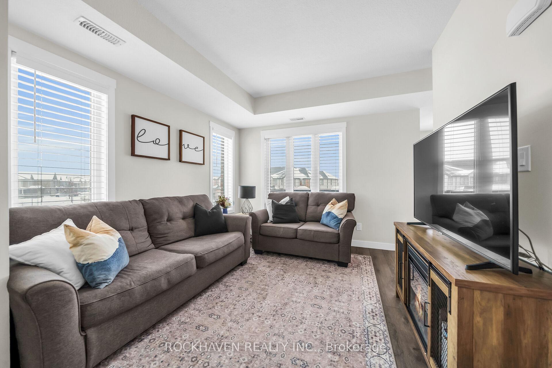 Photo 6 of Unit E, 148 Rochefort Street E, Kitchener — HOMEH