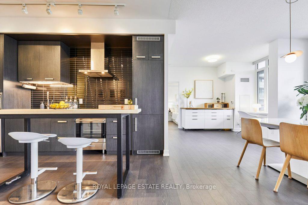 Photo 2 of Unit N419, 120 Bayview Avenue, Toronto, Waterfront Communities — HOMEH
