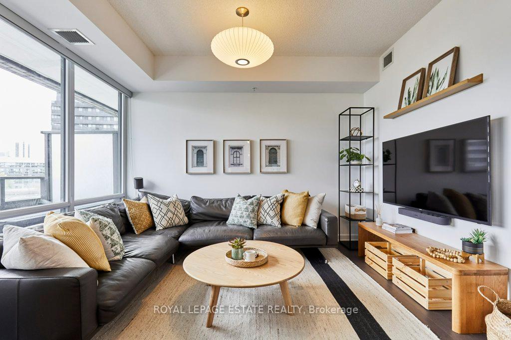 Photo 3 of Unit N419, 120 Bayview Avenue, Toronto, Waterfront Communities — HOMEH