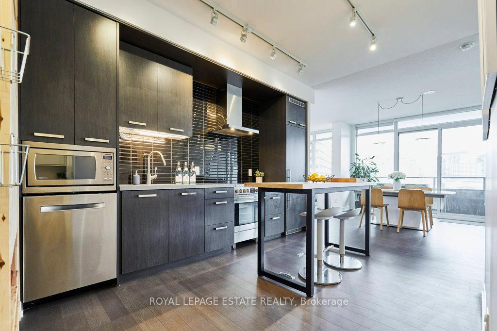 Photo 13 of Unit N419, 120 Bayview Avenue, Toronto, Waterfront Communities — HOMEH