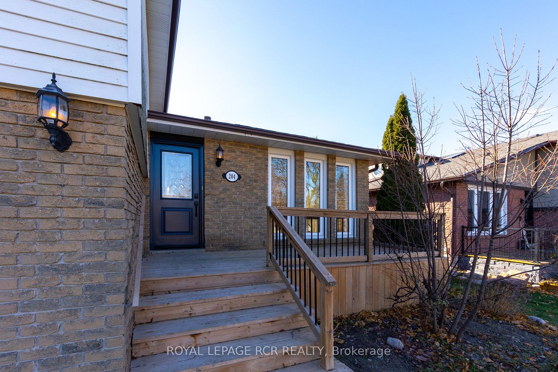 Photo 2 of 204 Ridge Road, Caledon, Bolton West — HOMEH