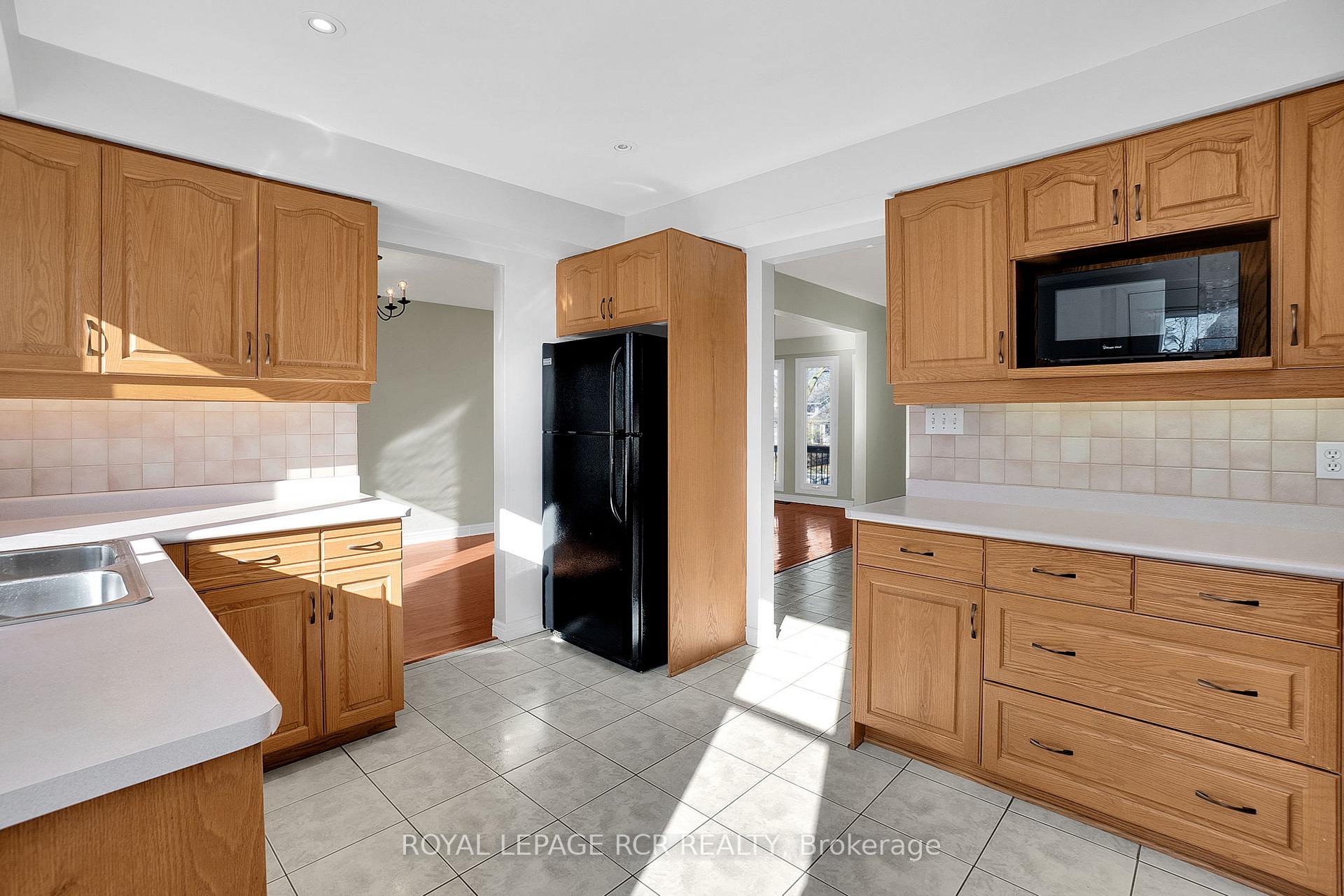 Photo 8 of 204 Ridge Road, Caledon, Bolton West — HOMEH