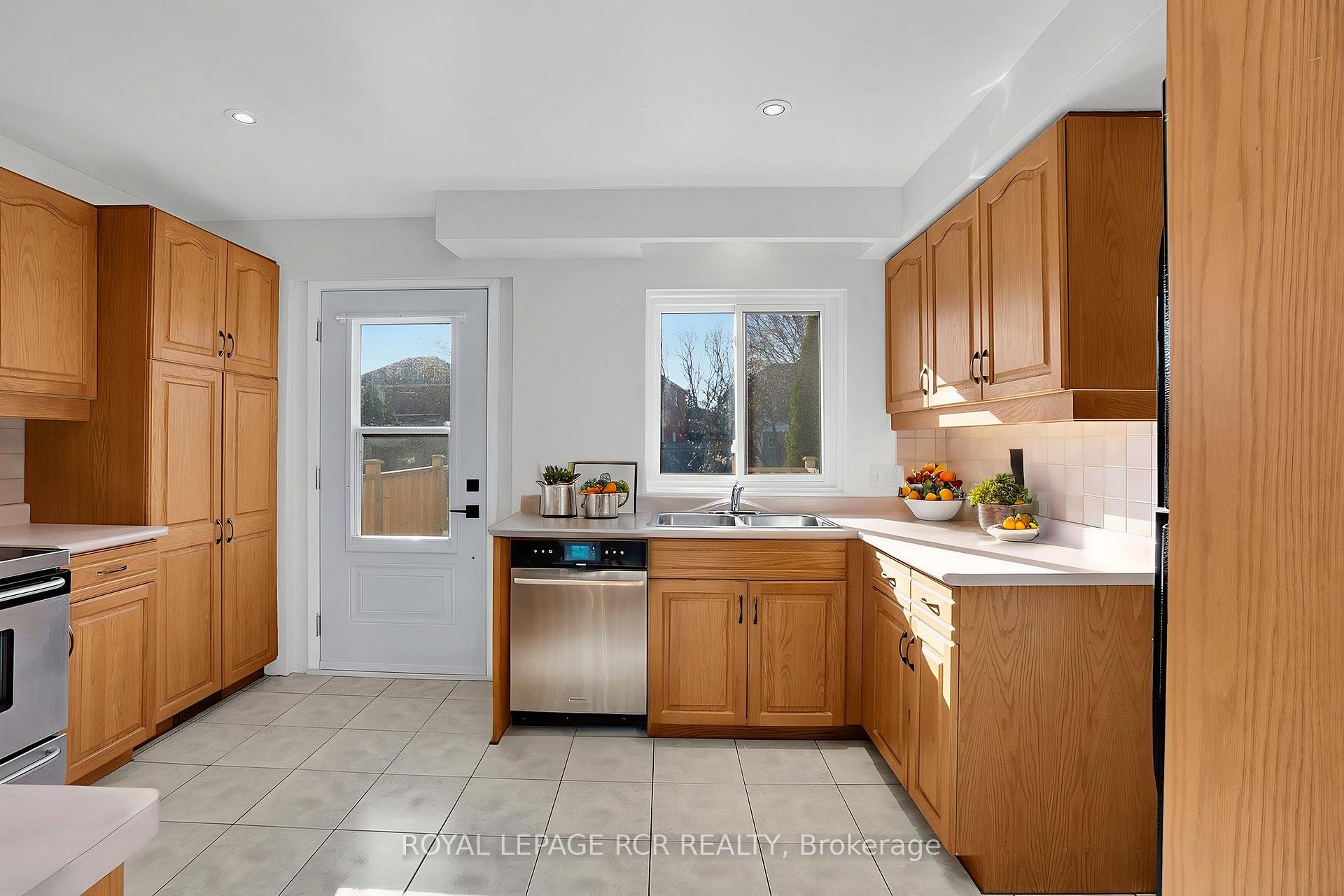 Photo 9 of 204 Ridge Road, Caledon, Bolton West — HOMEH