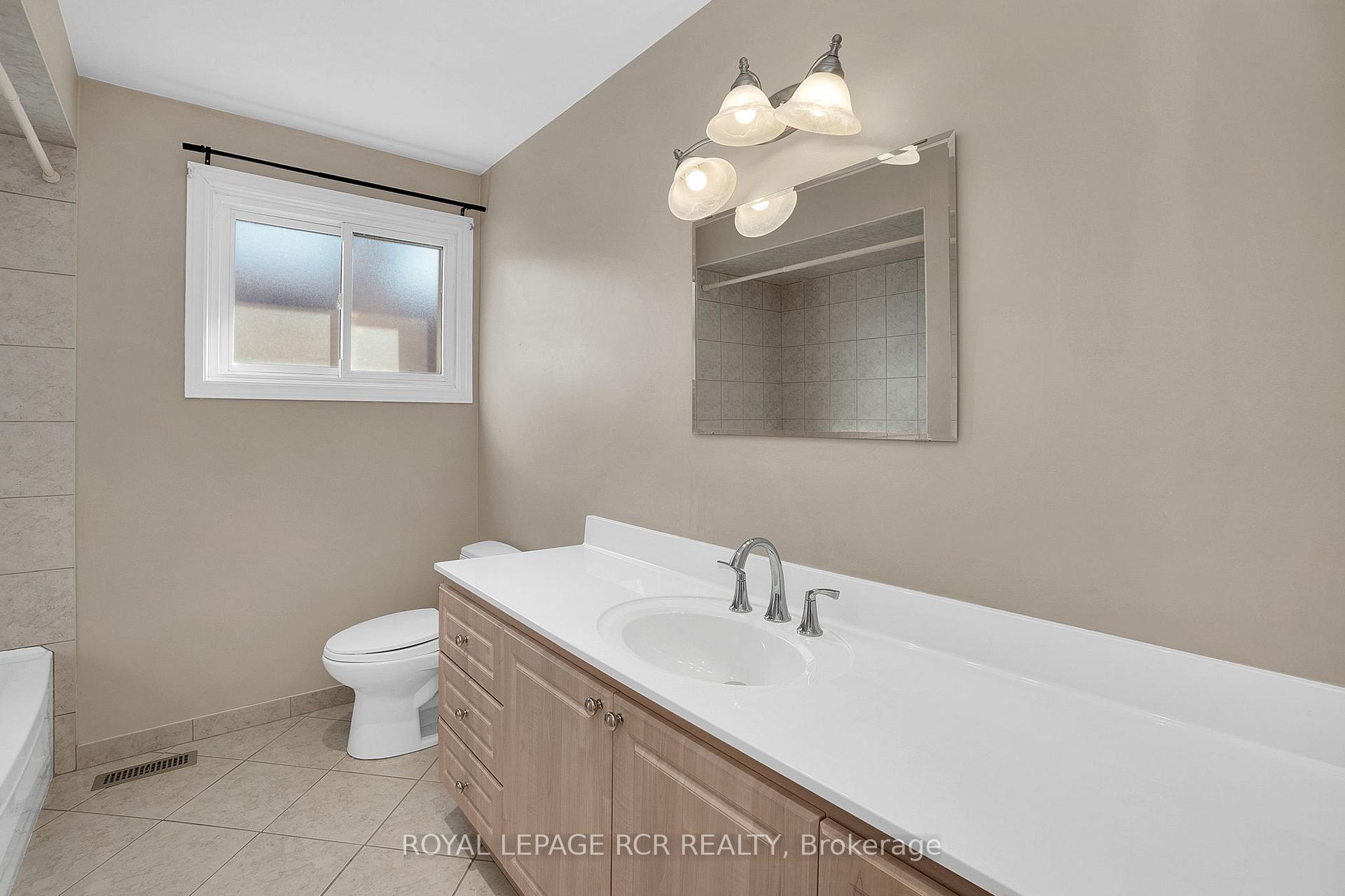 Photo 22 of 204 Ridge Road, Caledon, Bolton West — HOMEH