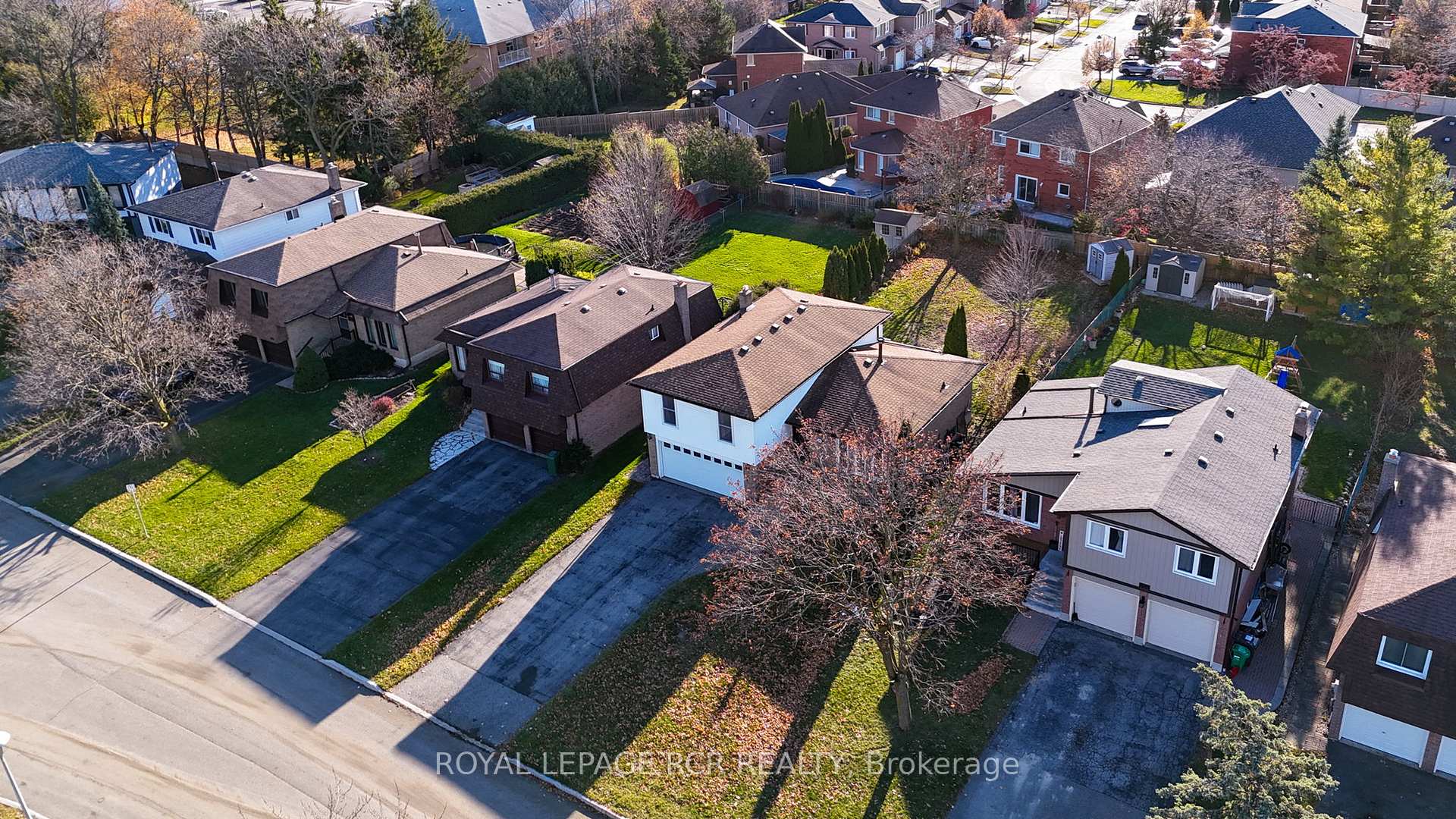 Photo 35 of 204 Ridge Road, Caledon, Bolton West — HOMEH
