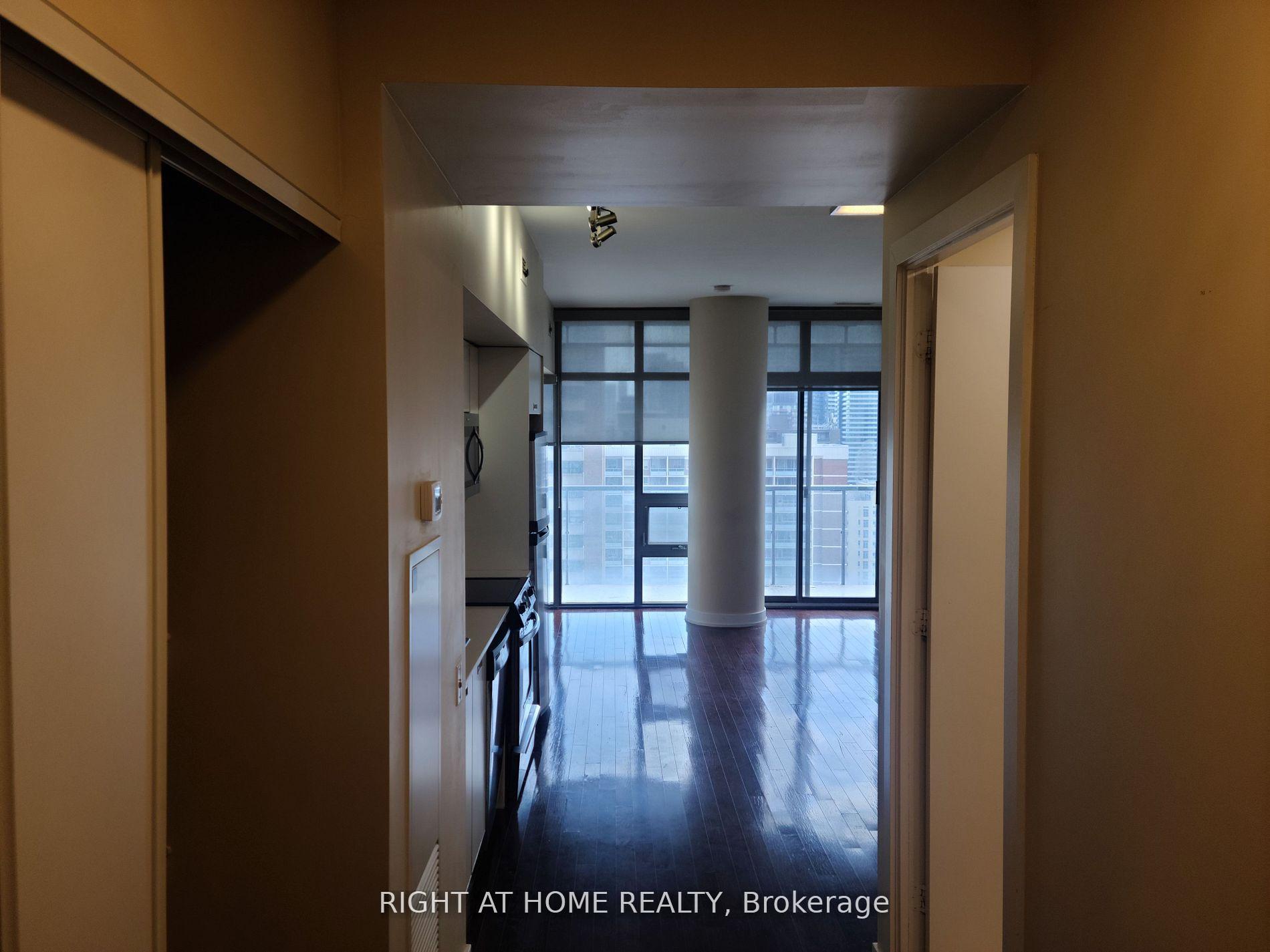Photo 3 of Unit 2004, 33 Charles Street E, Toronto, Church-Yonge Corridor — HOMEH