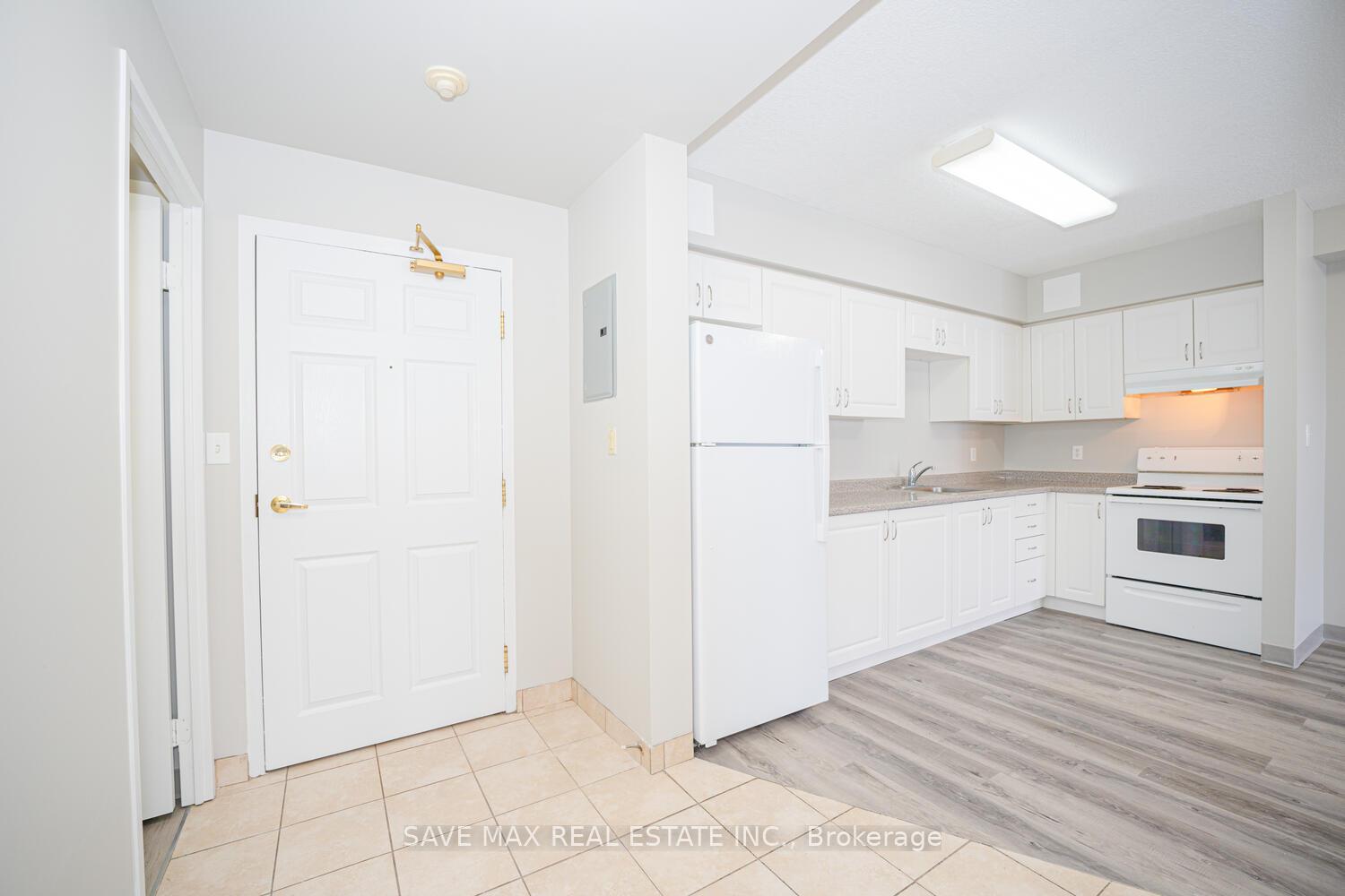 Photo 3 of Unit 207, 593 Strasburg Road, Kitchener — HOMEH