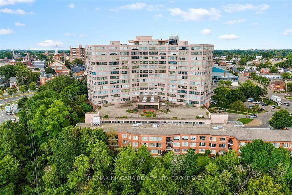 Front of Unit 502, 7 Gale Crescent