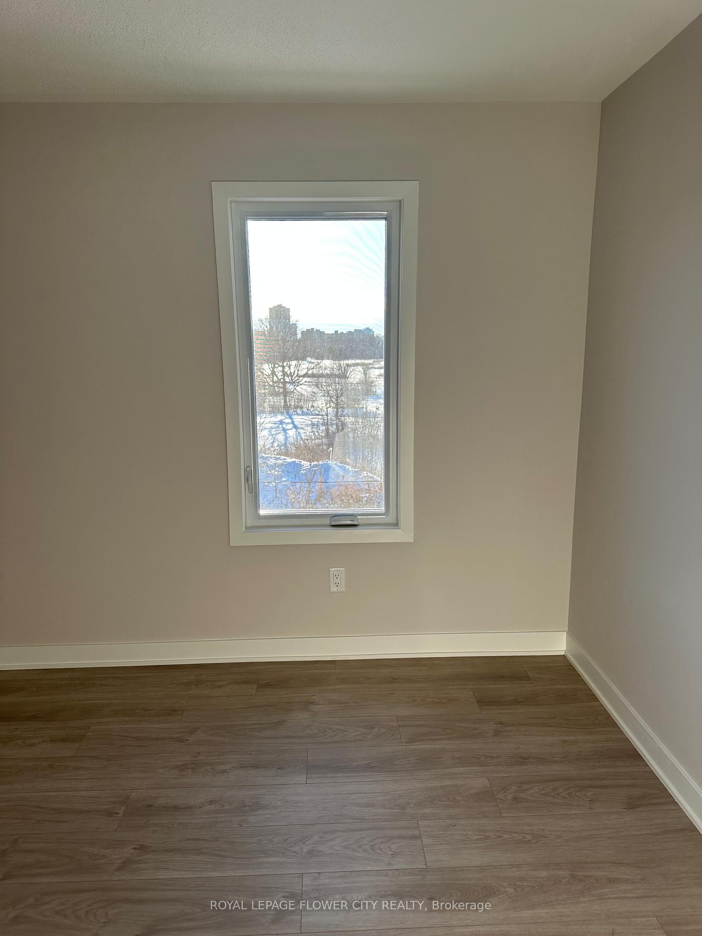 Photo 6 of 604 Mishi Private, Ottawa, CFB Rockcliffe and Area — HOMEH