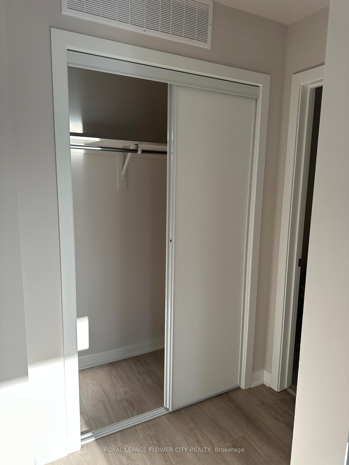 Photo 8 of 604 Mishi Private, Ottawa, CFB Rockcliffe and Area — HOMEH