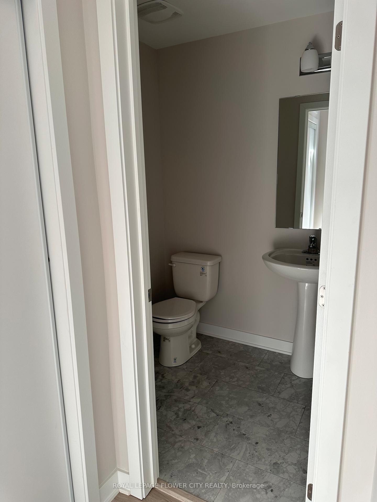 Photo 10 of 604 Mishi Private, Ottawa, CFB Rockcliffe and Area — HOMEH