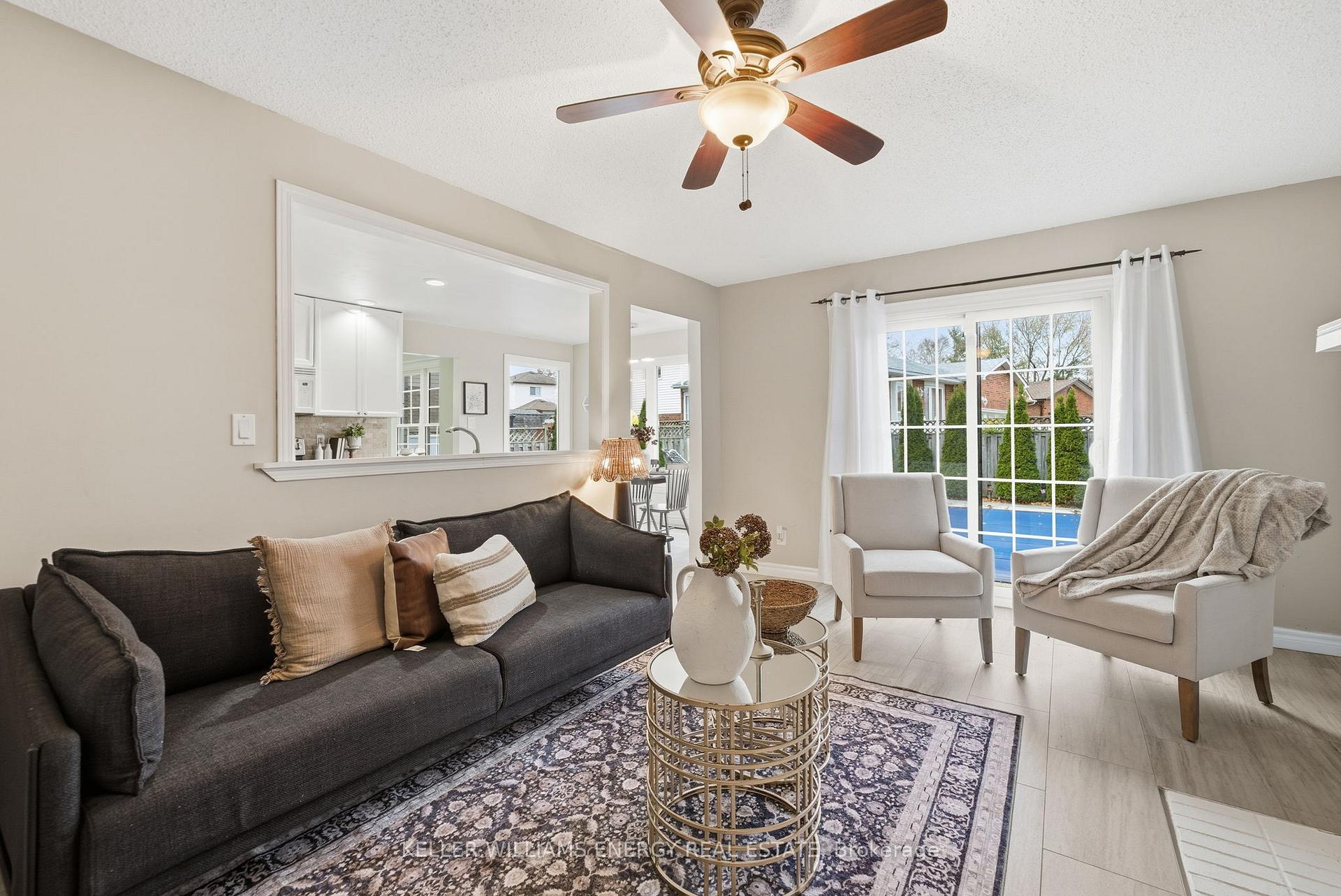 Photo 5 of 14 Soper Creek Drive, Clarington, Bowmanville — HOMEH