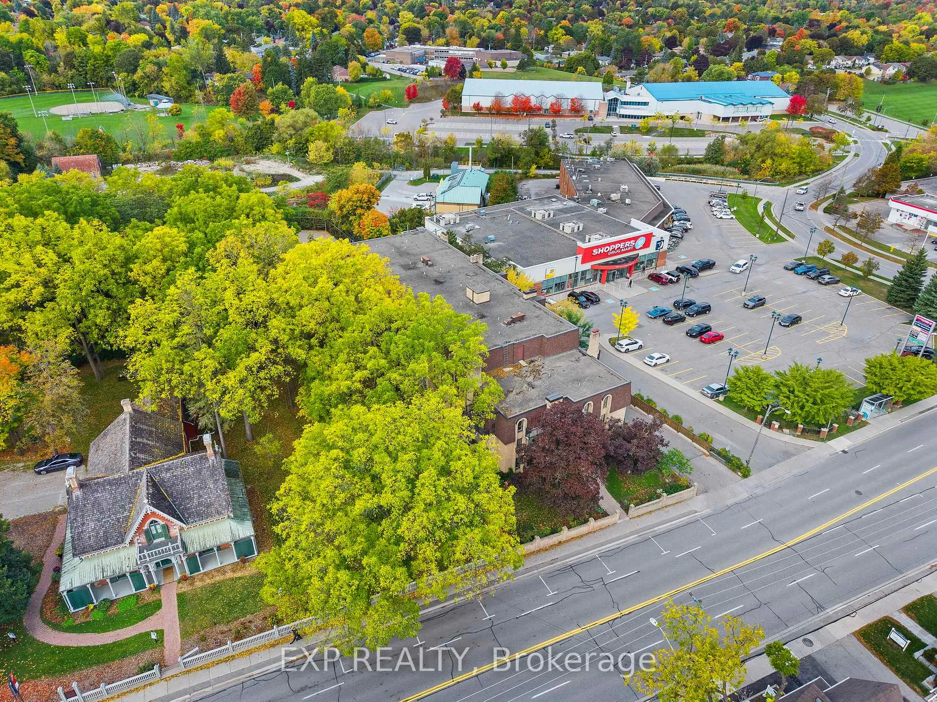 Photo 3 of Unit 203, 15390 Yonge Street, Aurora, Aurora Heights — HOMEH