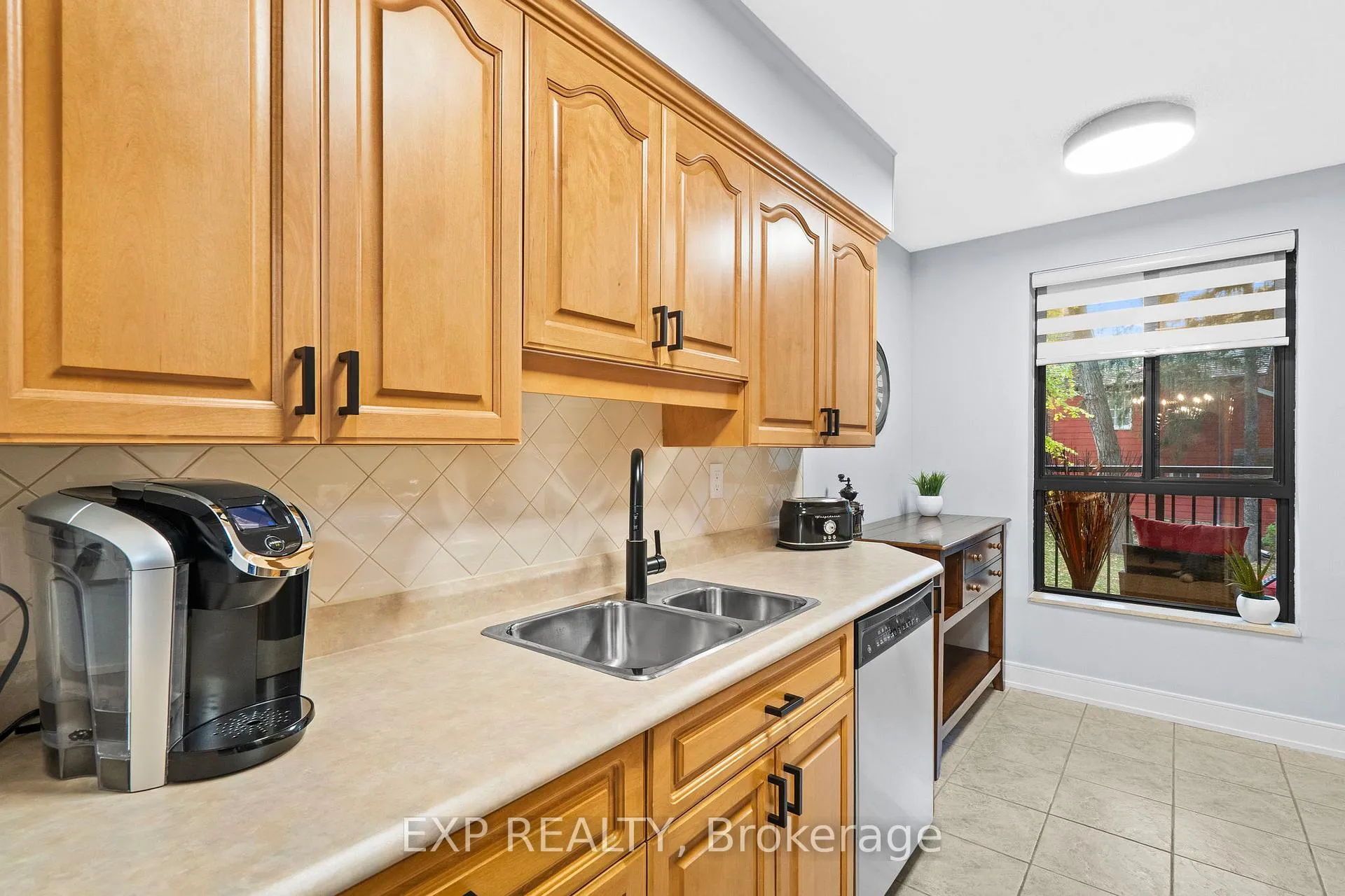 Photo 14 of Unit 203, 15390 Yonge Street, Aurora, Aurora Heights — HOMEH