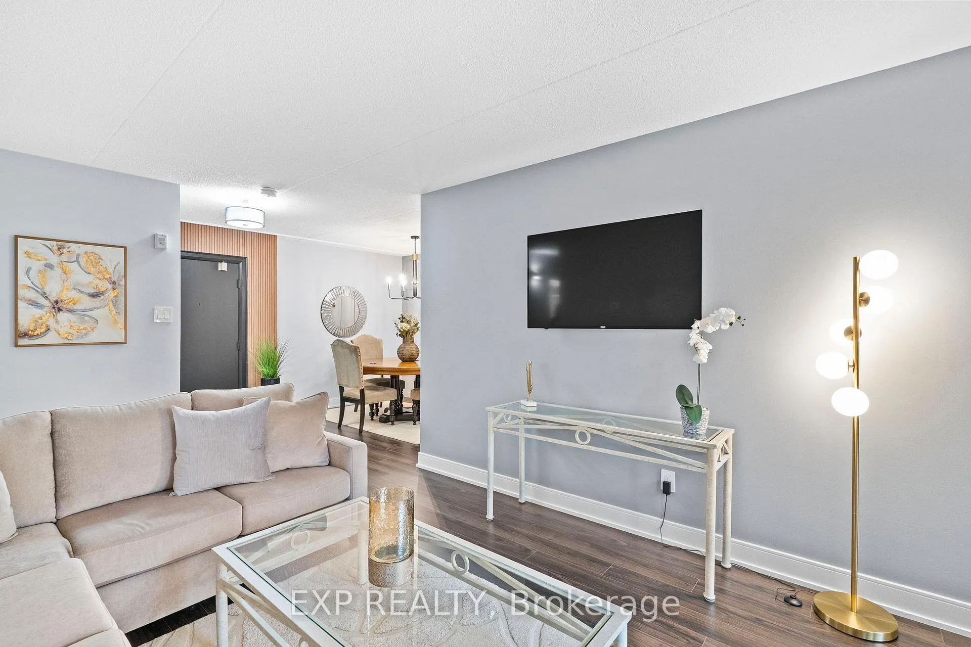 Photo 19 of Unit 203, 15390 Yonge Street, Aurora, Aurora Heights — HOMEH
