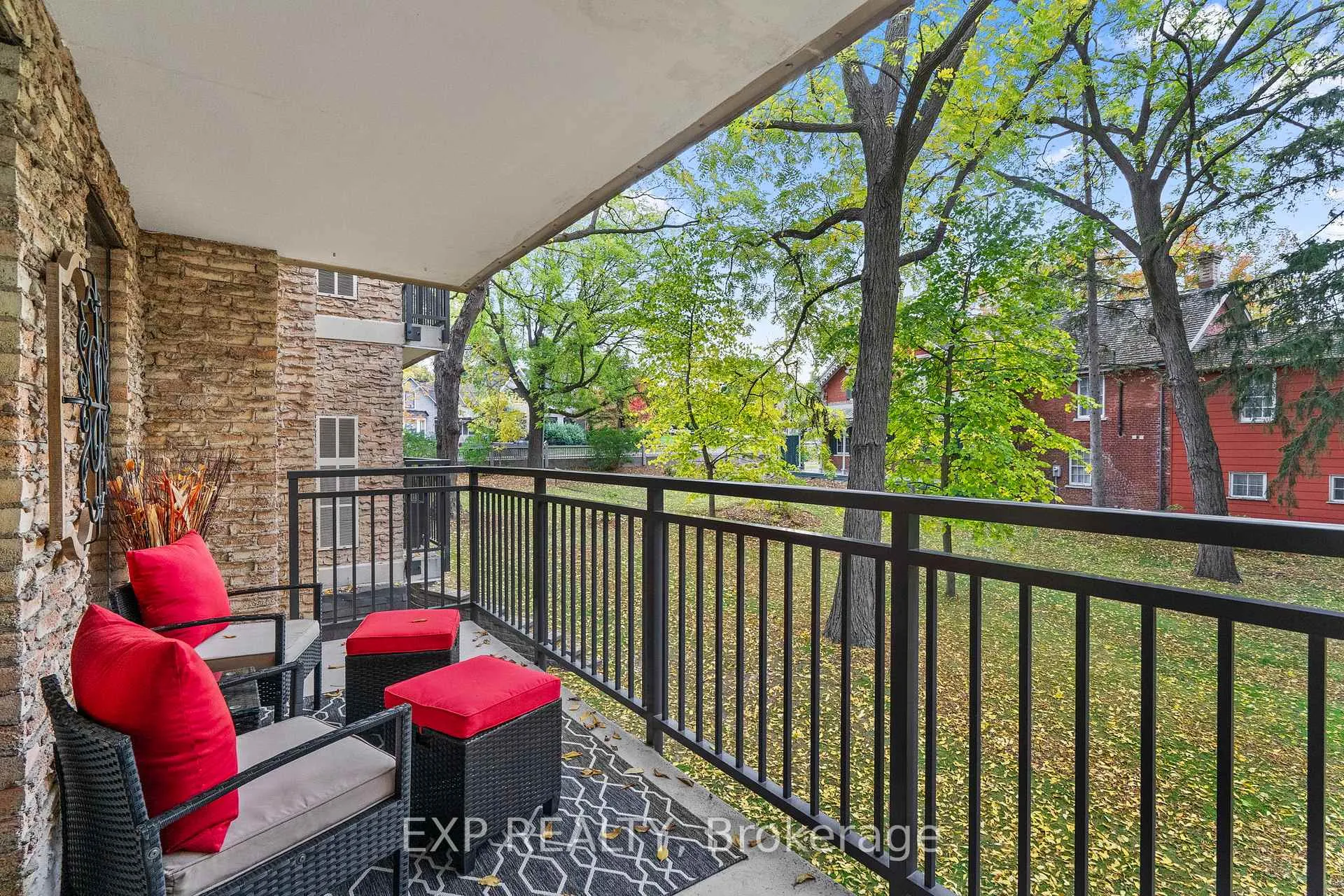 Photo 24 of Unit 203, 15390 Yonge Street, Aurora, Aurora Heights — HOMEH