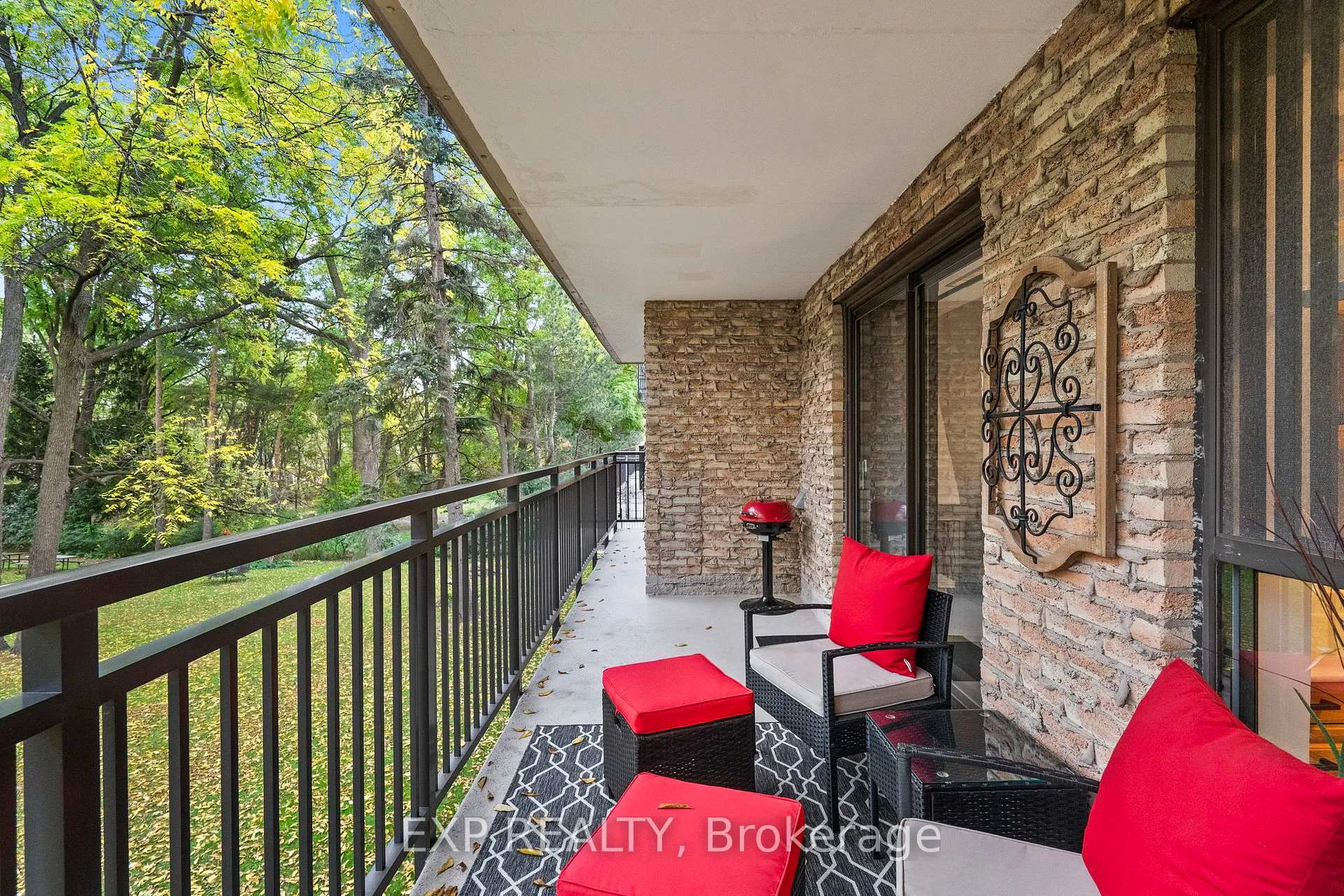 Photo 25 of Unit 203, 15390 Yonge Street, Aurora, Aurora Heights — HOMEH