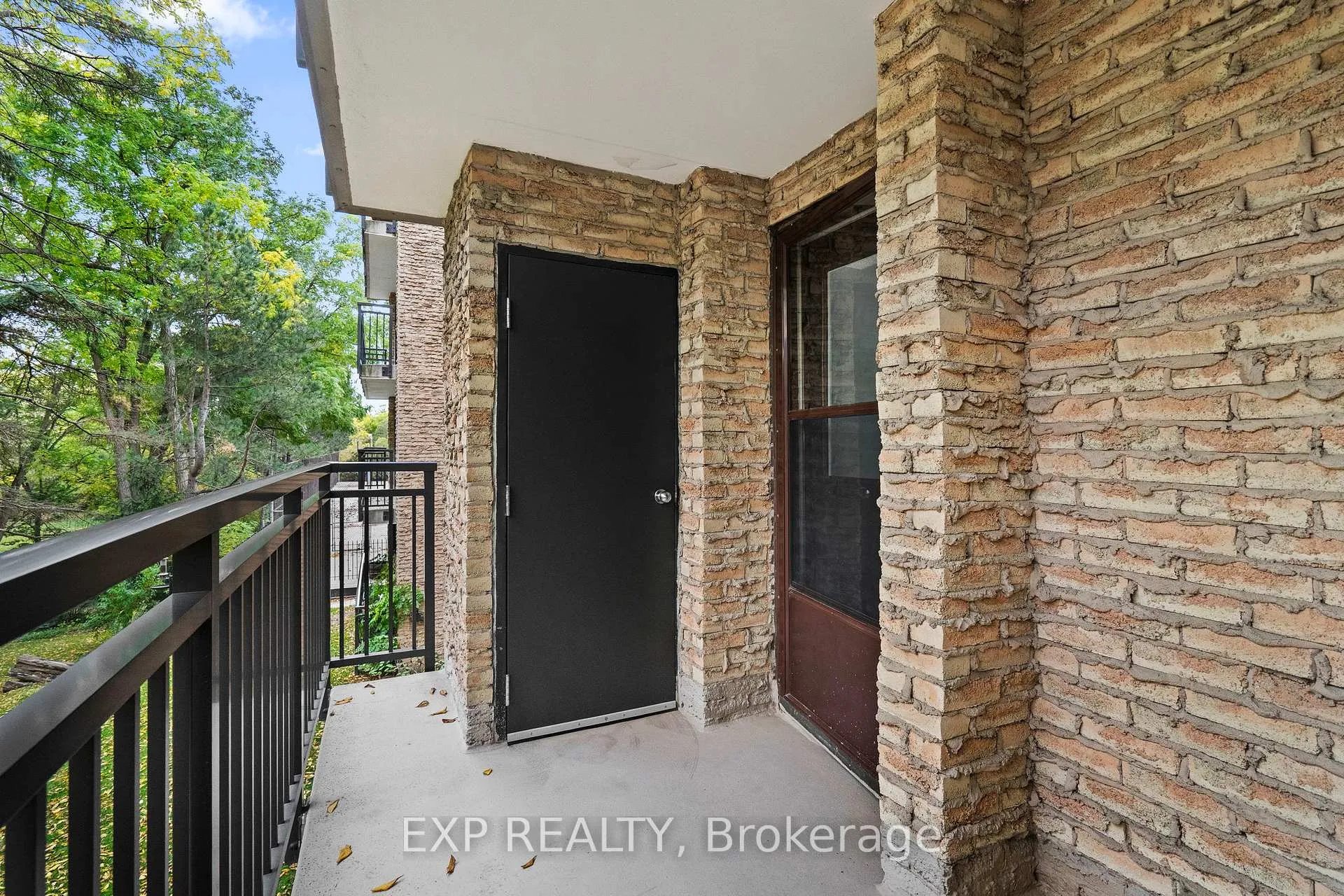 Photo 27 of Unit 203, 15390 Yonge Street, Aurora, Aurora Heights — HOMEH