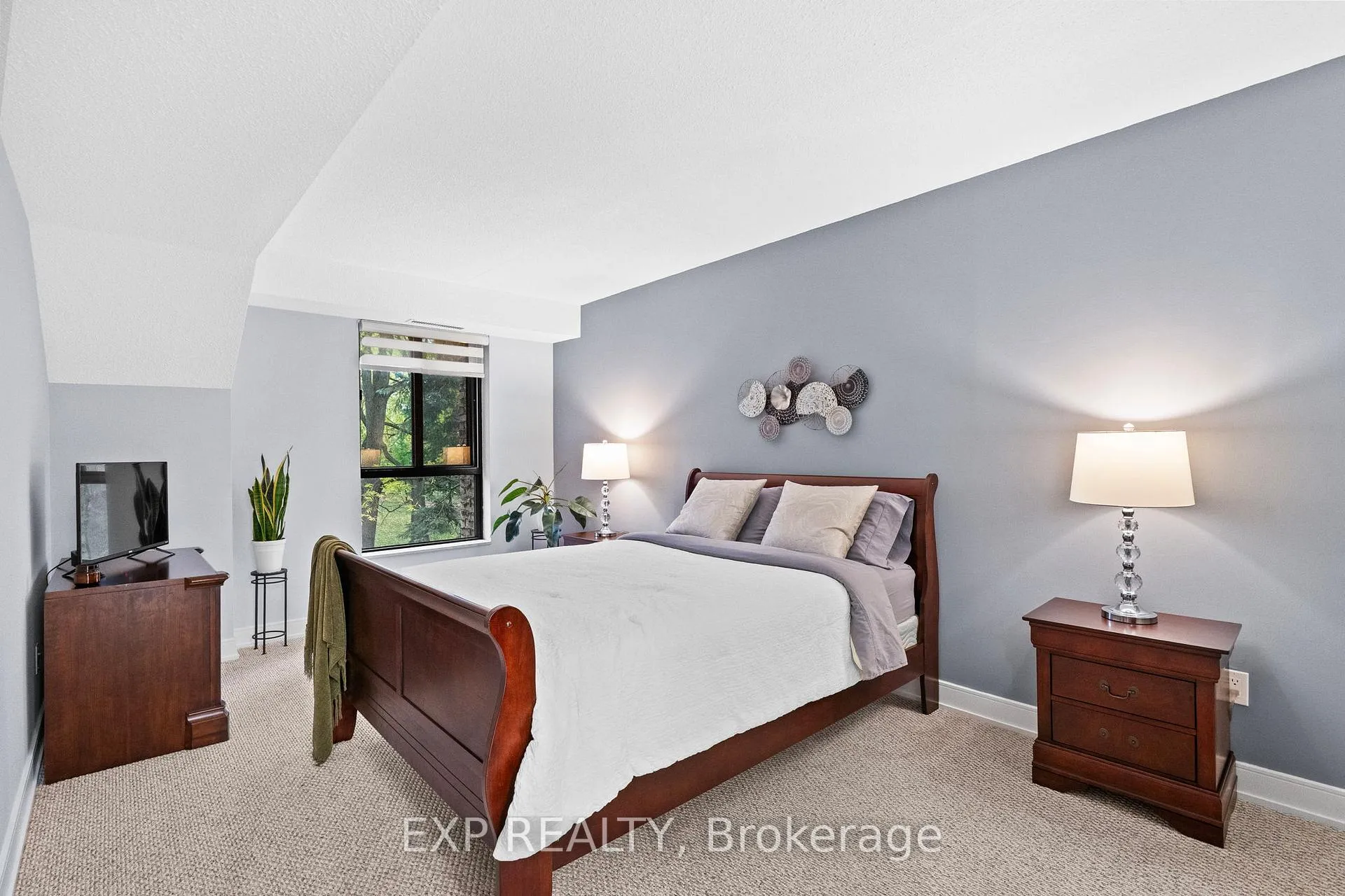Photo 33 of Unit 203, 15390 Yonge Street, Aurora, Aurora Heights — HOMEH