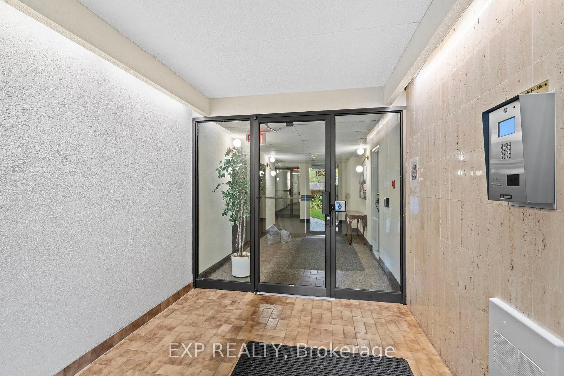 Photo 38 of Unit 203, 15390 Yonge Street, Aurora, Aurora Heights — HOMEH